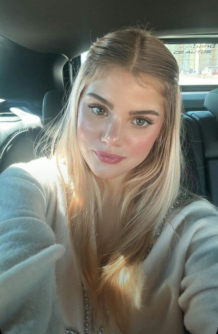 Rina, 25, adult AI companion